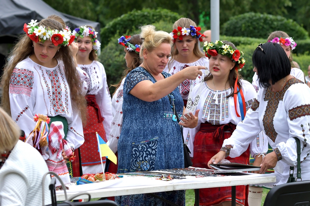 Праздники украины. Народная культура Украины. Украинская культура дети. Украинская культура в России. День украинской культуры.