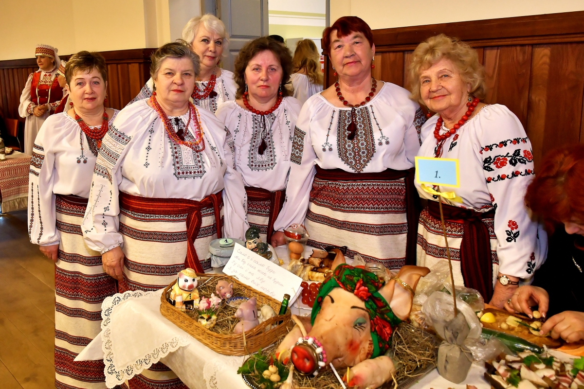 День сала. День украинского сала. День сала в Украине. Украинцы в Латвии.